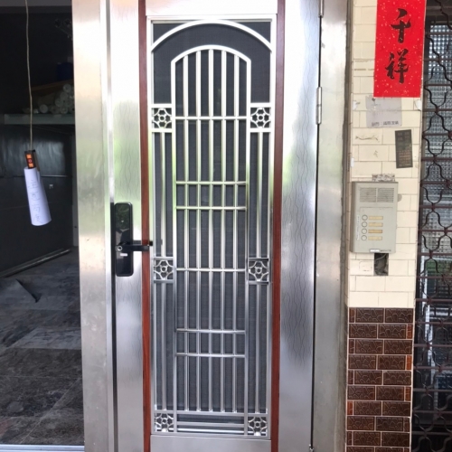 高雄市岡山區民宅